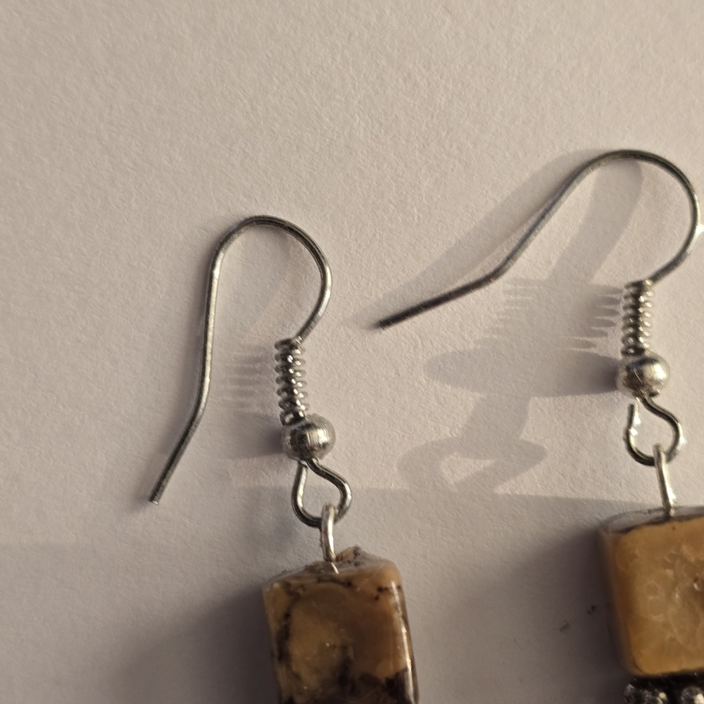 Stone earrings handmade silver tone tan peach cube square beads beaded - Picture 4 of 6